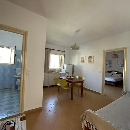 Holiday Apartments Dhermi Apartament *