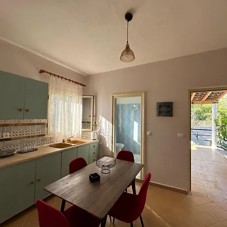 Holiday Apartments Dhermi * Дхерми