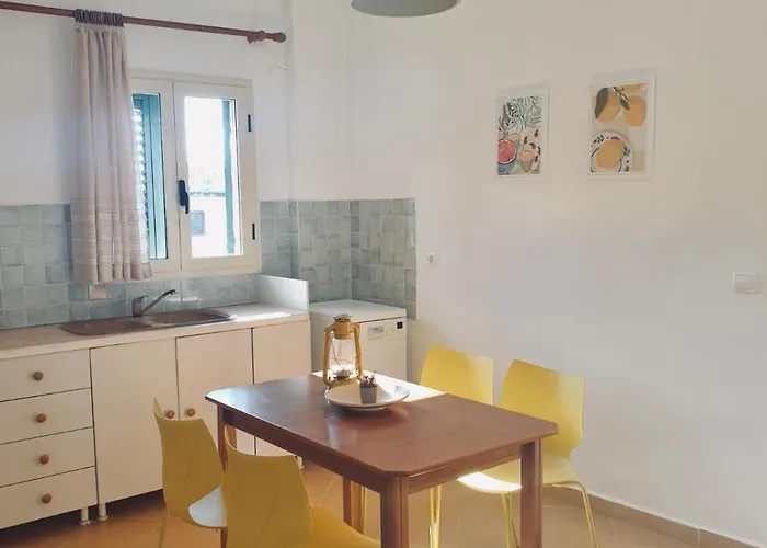 Holiday Apartments Dhermi 公寓 *